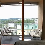 And Spacious For 6 With Sauna Апартаменты *